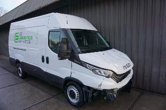 Iveco Daily 2.3D 101kW Automaat 35S14V  352L H3 picture 3