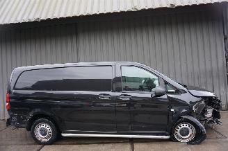 damaged commercial vehicles Mercedes Vito 111CDI 84kW Airco Naviagtie Functional Lang 2015/3
