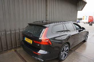 Volvo V-60 2.0 T6 186kW Twin Engine AWD R-Design picture 5