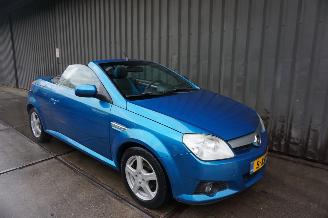 Opel Tigra 1.4-16V 66kW Airco TwinTop Rhythm picture 3