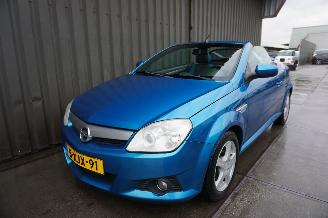 Opel Tigra 1.4-16V 66kW Airco TwinTop Rhythm picture 18
