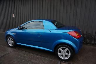 Opel Tigra 1.4-16V 66kW Airco TwinTop Rhythm picture 14
