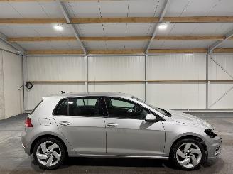 damaged passenger cars Volkswagen Golf 1.0TSI 63kW Navi Airco Trendline 2018/2