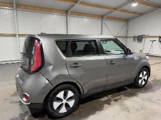 Kia Soul EV 27kWh 81kW ExecutiveLine DAB Stoel/Stuurverwarming picture 5