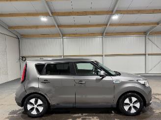 Auto incidentate Kia Soul EV 27kWh 81kW ExecutiveLine DAB Stoel/Stuurverwarming 2015/10