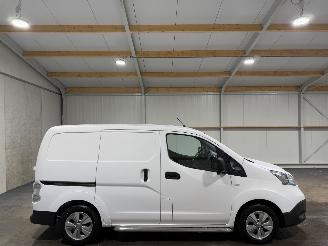 Vaurioauto  commercial vehicles Nissan E-NV200 80kW 24kWh Navigatie Stoel/Stuurverwarming 2014/11