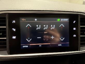 Peugeot 308 1.2 PureTech 96kW Automaat Leder Panoramadak Blue Lease Premium picture 17