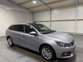 Peugeot 308 1.2 PureTech 96kW Automaat Leder Panoramadak Blue Lease Premium picture 2