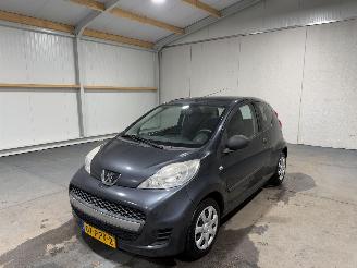 Peugeot 107 1.0 -12V 50kW XR picture 10
