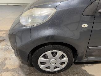 Peugeot 107 1.0 -12V 50kW XR picture 17