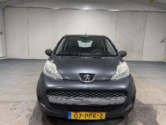 Peugeot 107 1.0 -12V 50kW XR picture 4