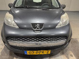 Peugeot 107 1.0 -12V 50kW XR picture 15