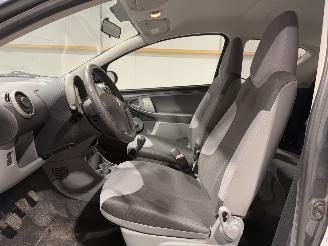 Peugeot 107 1.0 -12V 50kW XR picture 18