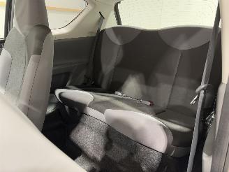 Peugeot 107 1.0 -12V 50kW XR picture 20