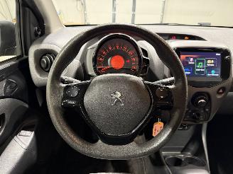 Peugeot 108 1.0e-VTi 53kW Active picture 21