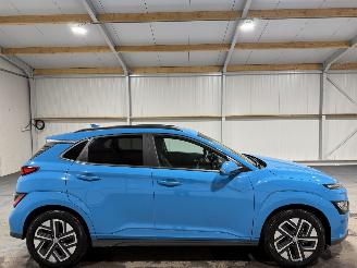 Vaurioauto  passenger cars Hyundai Kona 64kWh EV 150kW Premium 2023/6