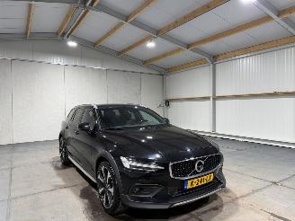 Volvo V-60 Cross Country 2.0 B5 184kW Automaat AWD Pro picture 3