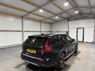 Volvo V-60 Cross Country 2.0 B5 184kW Automaat AWD Pro picture 6