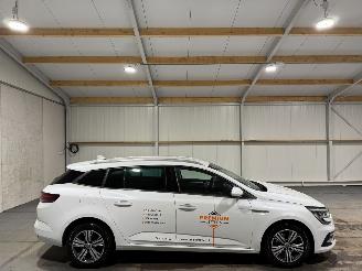 Damaged car Renault Mégane 1.3TCE 85kW Intens Clima 2020/11