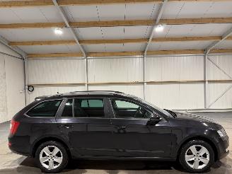 Coche accidentado Skoda Octavia 1.6TDI 77kW GreenTech Elegance 2014/1