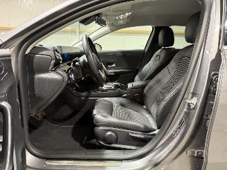 Mercedes A-klasse 250e 118kW Automaat Premium picture 28
