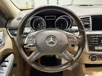 Mercedes M-klasse 350BlueTec 190kW Automaat Luchtvering picture 14