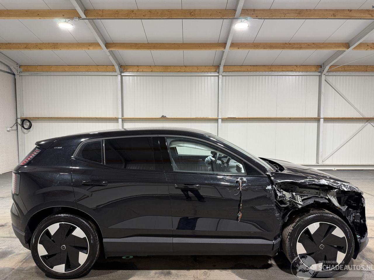 Volvo EX30 Extended Range Plus 69kWh Single Motor 200kW