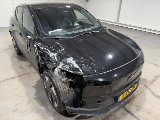Volvo EX30 Extended Range Plus 69kWh Single Motor 200kW picture 19
