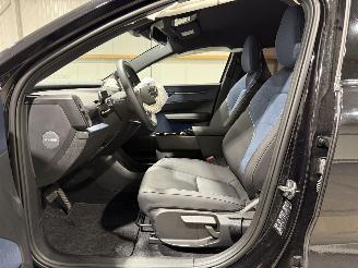 Volvo EX30 Extended Range Plus 69kWh Single Motor 200kW picture 31