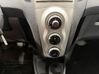 Toyota Yaris 1.3VVTi 64kW Sol picture 28