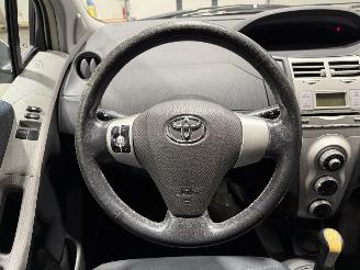 Toyota Yaris 1.3VVTi 64kW Sol picture 24