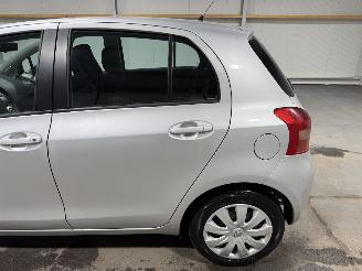 Toyota Yaris 1.3VVTi 64kW Sol picture 17