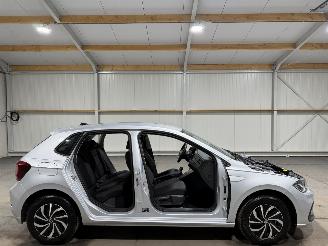 Damaged car Volkswagen Polo 1.0TSI 70kW Airco Life 2024/9