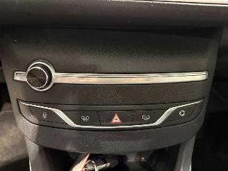 Peugeot 308 SW 1.2 81kW Clima PureTech Blue Lease Premium picture 36
