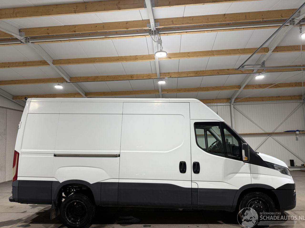 Iveco Daily 2.3D 100kW Automaat Dubbellucht Camera 352H1