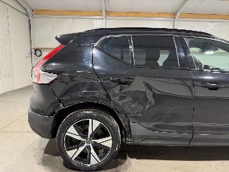 Volvo XC40 78kWh Recharge 300kW AWD R-Design picture 14