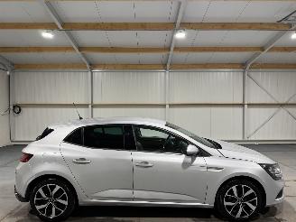 Damaged car Renault Mégane 1.3TCE 103kW Automaat Bose 2019/6