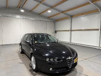 Alfa Romeo 159 1.9JTD 88kW Sportwagon picture 3