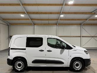 damaged commercial vehicles Toyota Proace City Electric 50kWh 100kW Automaat Camera 2024/7