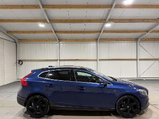 Auto incidentate Volvo V-40 1.6D2 84kW Cross Country Momentum 2015/2