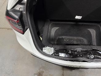 Tesla Model Y 75kWh Long Range RWD 258kW picture 25