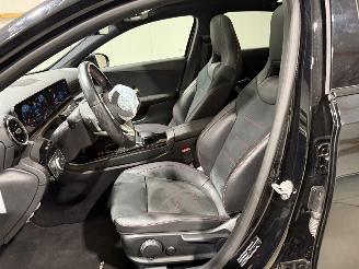 Mercedes A-klasse 200 120kW Automaat Pano Business Solution AMG picture 36