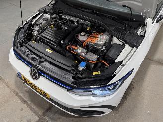 Volkswagen Golf GTE 1.4eHybrid 110kW Automaat Pano picture 27