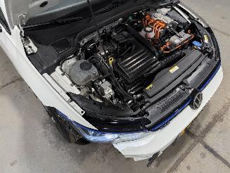 Volkswagen Golf GTE 1.4eHybrid 110kW Automaat Pano picture 25
