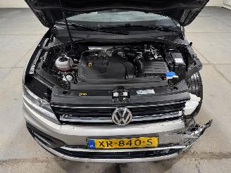 Volkswagen Tiguan 1.5TSI 110kW Automaat ACT Highline Business R picture 26
