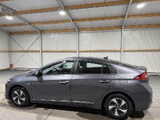 Hyundai Ioniq 1.6GDi 77kW Automaat Premium picture 11