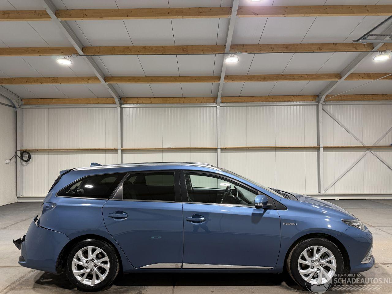 Toyota Auris Touring Sports 1.8Hybrid 73kW Executive Panoramadak