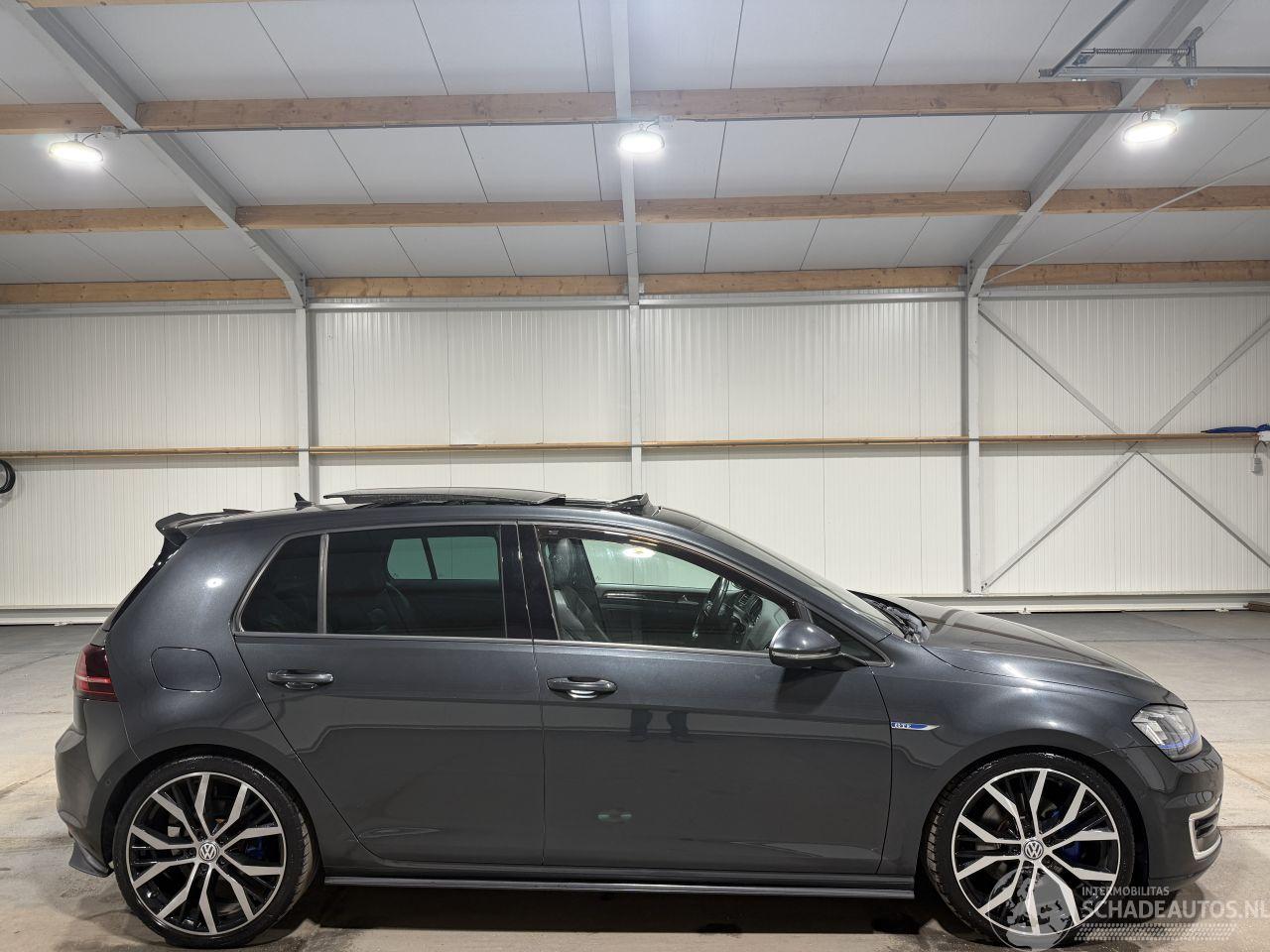 Volkswagen Golf GTE 1.4TSI 110kW Panoramadak Leder