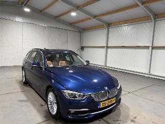 BMW 3-serie 320i 135kW Automaat Luxury Edition Panoramadak picture 3