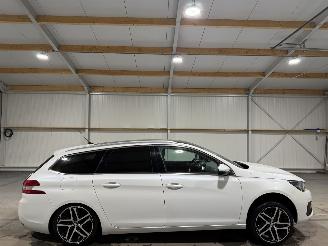 Schadeauto Peugeot 308 1.5BlueHDI 96kW Automaat Premium Panoramadak 2018/11